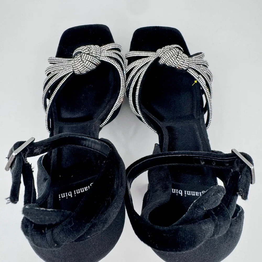 Gianni Bini 8M Black Velvet Rhinestone Bow Platform Block Heel Sandals